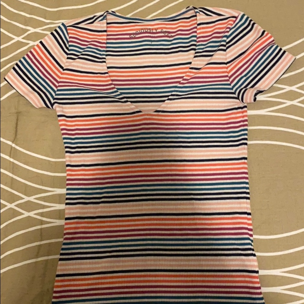 stripped low v t-shirt